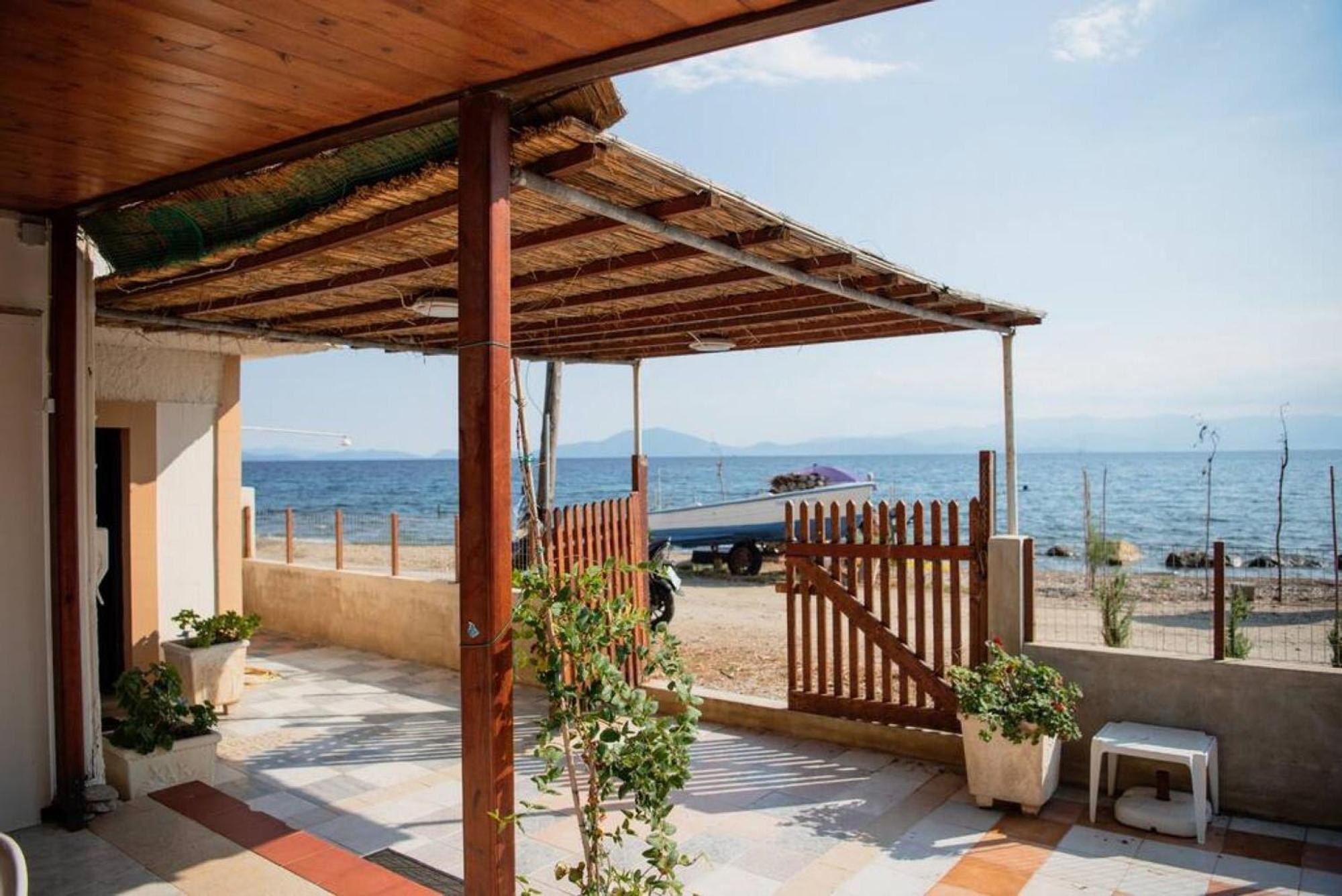 Káto Lekhónia Karnagio Seafront In Agriaヴィラ エクステリア 写真